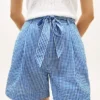 Pantaloncini in seersucker a quadretti con cintura Pantaloncini in seersucker a quadretti con cintura
