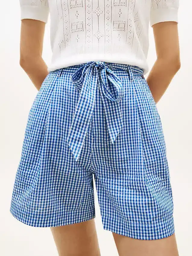 Pantaloncini in seersucker a quadretti con cintura Pantaloncini in seersucker a quadretti con cintura