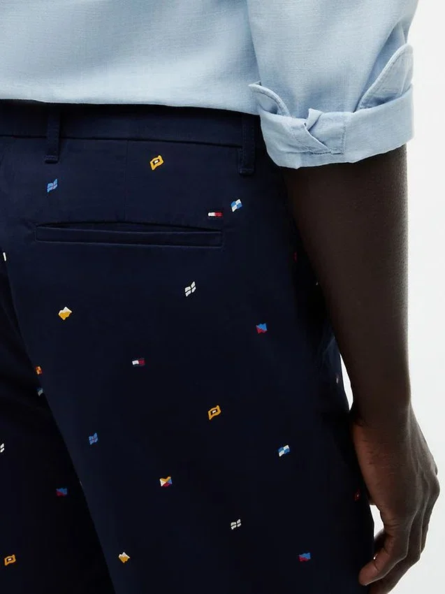 Pantaloncini Regular Fit da 9″ con stampa bandiera da vela Pantaloncini Regular Fit da 9″ con stampa bandiera da vela