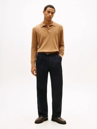 Pantaloni a pieghe dal taglio comodo Pantaloni a pieghe dal taglio comodo