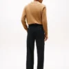 Pantaloni a pieghe dal taglio comodo Pantaloni a pieghe dal taglio comodo