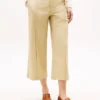 Pantaloni chino a gamba larga con cintura Pantaloni chino a gamba larga con cintura