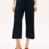 Pantaloni chino a gamba larga con cintura Pantaloni chino a gamba larga con cintura