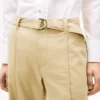 Pantaloni chino a gamba larga con cintura Pantaloni chino a gamba larga con cintura