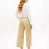 Pantaloni chino a gamba larga con cintura Pantaloni chino a gamba larga con cintura