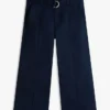 Pantaloni chino a gamba larga con cintura Pantaloni chino a gamba larga con cintura