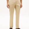 Pantaloni chino a vestibilità dritta con etichetta New York Pantaloni chino a vestibilità dritta con etichetta New York