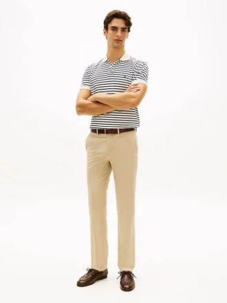 Pantaloni chino a vestibilità dritta con etichetta New York Pantaloni chino a vestibilità dritta con etichetta New York