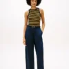 Pantaloni chino a zampa in twill a pieghe Pantaloni chino a zampa in twill a pieghe