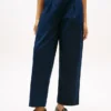 Pantaloni chino a zampa in twill a pieghe Pantaloni chino a zampa in twill a pieghe