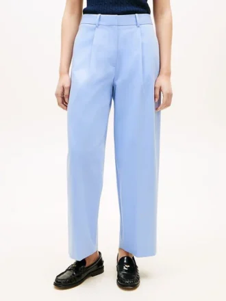 Pantaloni chino a zampa in twill a pieghe