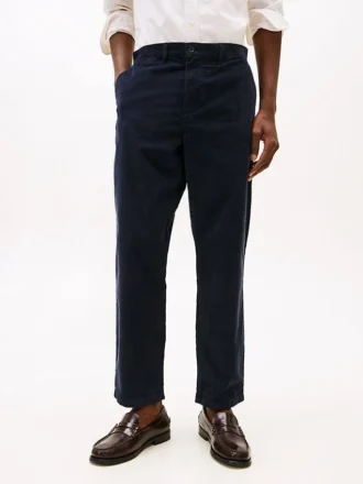 Pantaloni chino in velluto a coste dal taglio dritto Pantaloni chino in velluto a coste dal taglio dritto