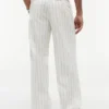 Pantaloni in misto cotone-lino a righe con cintura Pantaloni in misto cotone-lino a righe con cintura