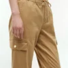 Pantaloni jogger cargo in cotone elasticizzato Pantaloni jogger cargo in cotone elasticizzato