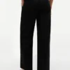 Pantaloni leggeri a gamba dritta in twill Pantaloni leggeri a gamba dritta in twill