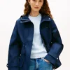Parka corta con cappuccio idrorepellente Parka corta con cappuccio idrorepellente