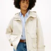 Parka corta con cappuccio idrorepellente Parka corta con cappuccio idrorepellente