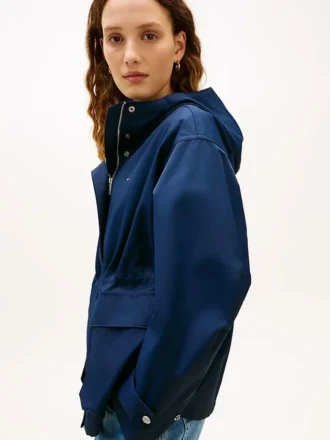 Parka corta con cappuccio idrorepellente
