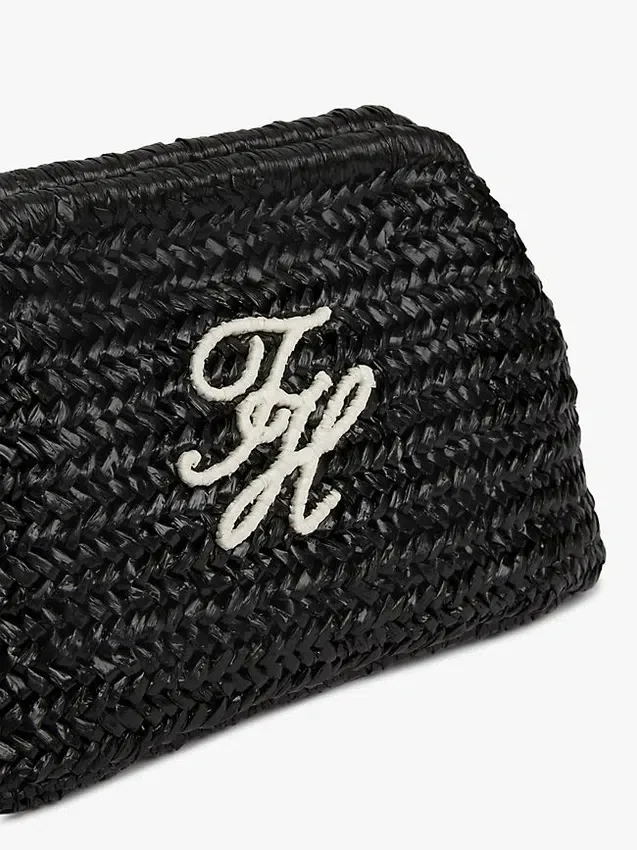 Pochette in rafia con monogramma in script Pochette in rafia con monogramma in script