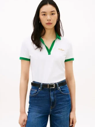 Polo con logo ricamato in stile script