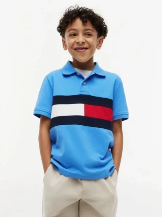 Polo elasticizzata con bandiera a blocchi di colore per bambini
