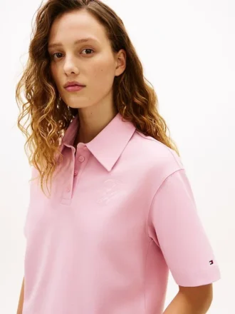 Polo in piqué con monogramma script dalla vestibilità comoda