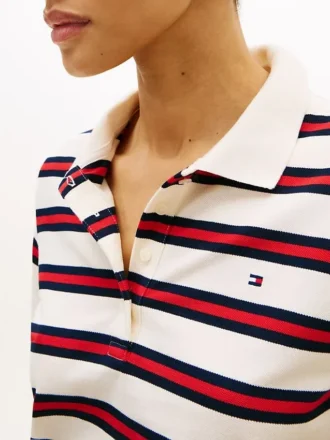 Polo in piqué elasticizzato a righe con lacci sul davanti
