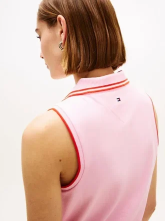 Polo senza maniche con monogramma in stile script, vestibilità slim
