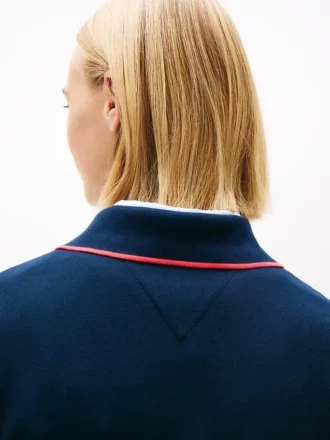 Polo Tommy Jeans dal taglio boxy e corto