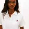 Polo Tommy Jeans dal taglio boxy e corto