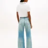 Polo Tommy Jeans dal taglio boxy e corto
