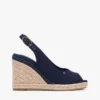 Sandalo espadrilla con zeppa e cinturino posteriore Sandalo espadrilla con zeppa e cinturino posteriore