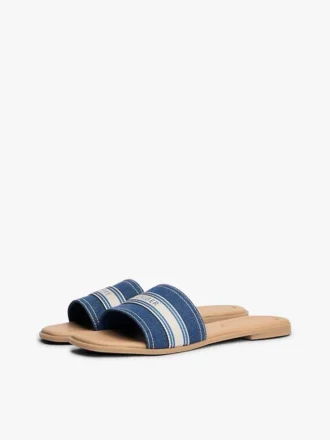 Sandalo in denim con logo in fettuccia