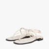 Sandalo in pelle con dettagli metallici Sandalo in pelle con dettagli metallici
