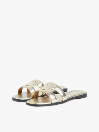 Sandalo in pelle metallizzata con cinturino monogramma