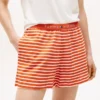 Set pigiama con maglietta e pantaloncini Set pigiama con maglietta e pantaloncini