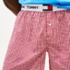 Set pigiama con maglietta e pantaloncini in tessuto Set pigiama con maglietta e pantaloncini in tessuto