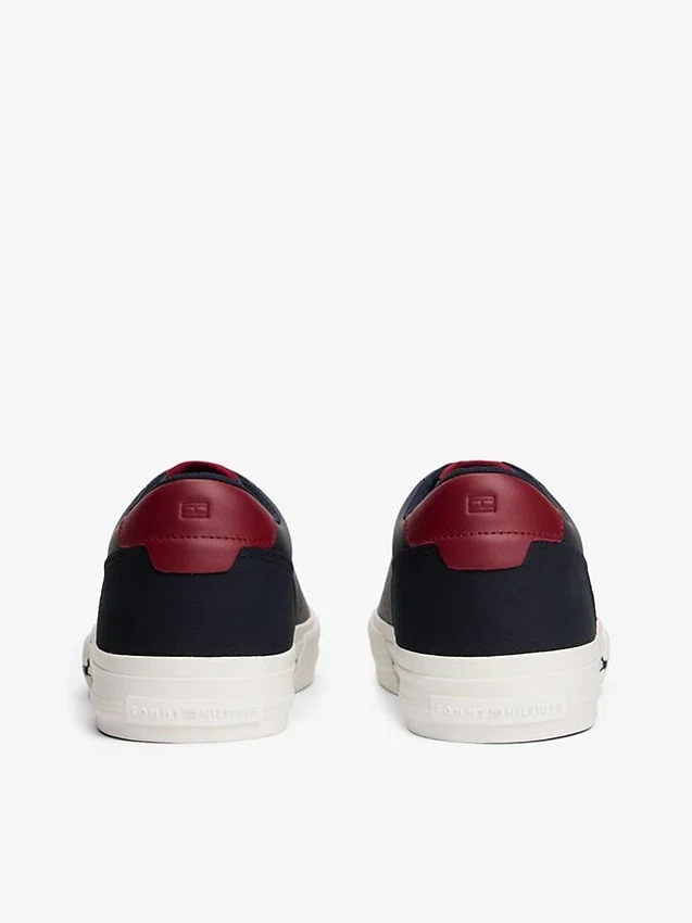 Sneaker basse in pelle Sneaker basse in pelle
