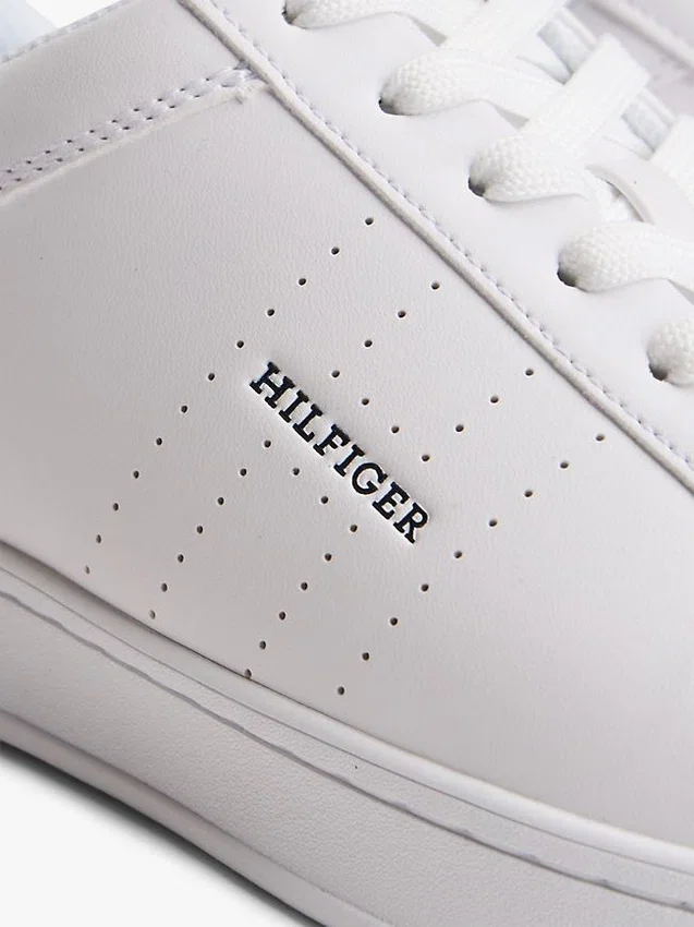 Sneaker con logo monotipo Sneaker con logo monotipo