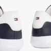 Sneaker con suola a cono in pelle a righe Sneaker con suola a cono in pelle a righe