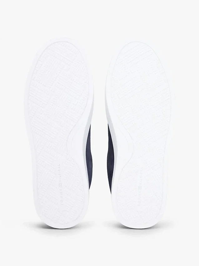 Sneaker con suola a cono in pelle scamosciata Sneaker con suola a cono in pelle scamosciata