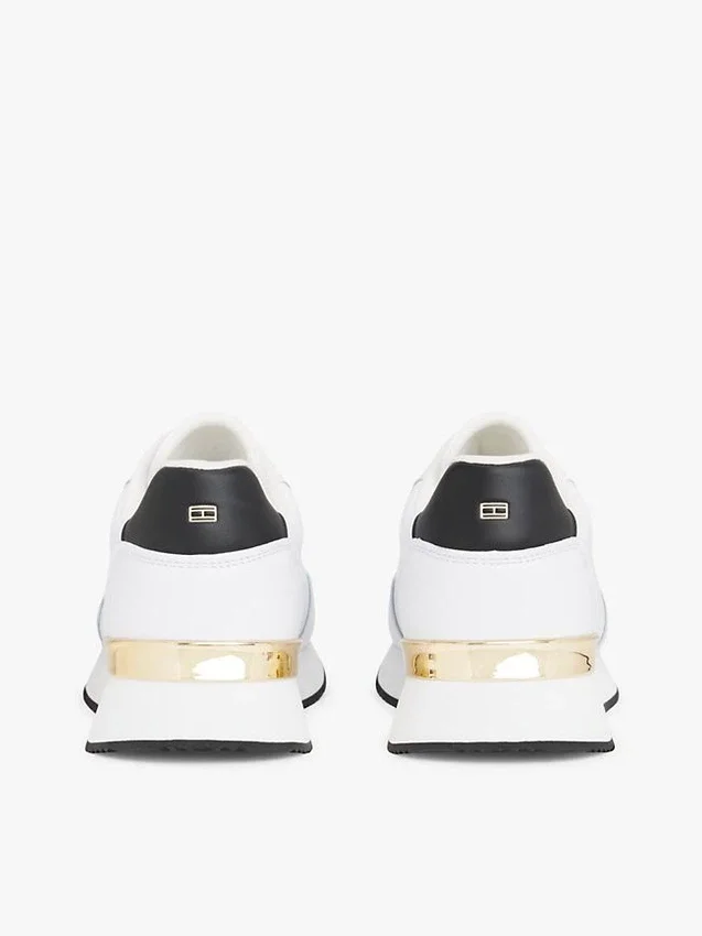 Sneaker da corsa in pelle con dettagli metallici Sneaker da corsa in pelle con dettagli metallici