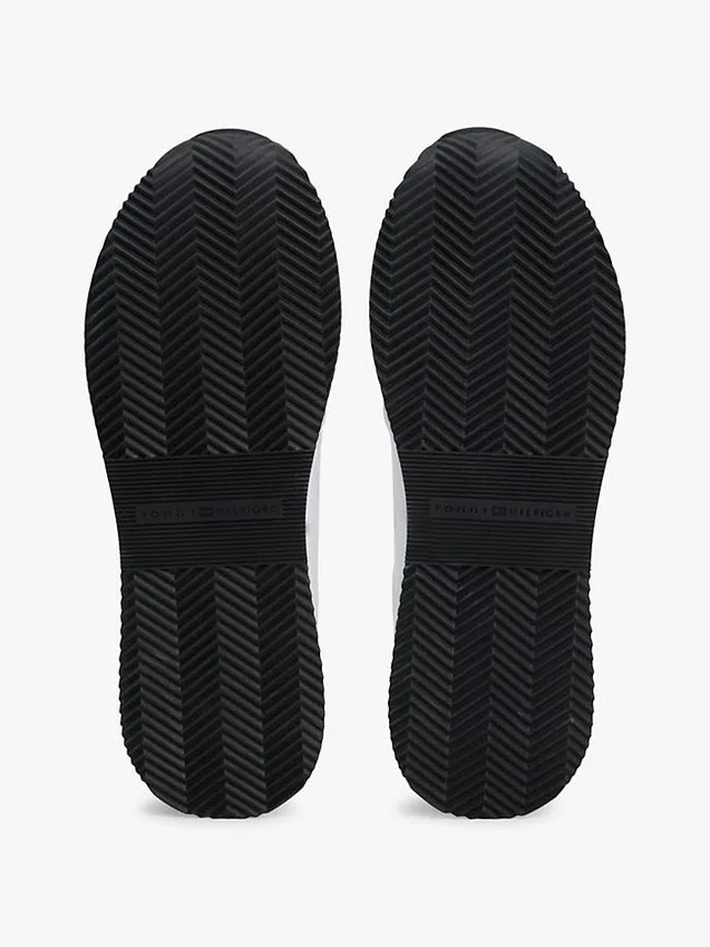 Sneaker da corsa in pelle con dettagli metallici Sneaker da corsa in pelle con dettagli metallici