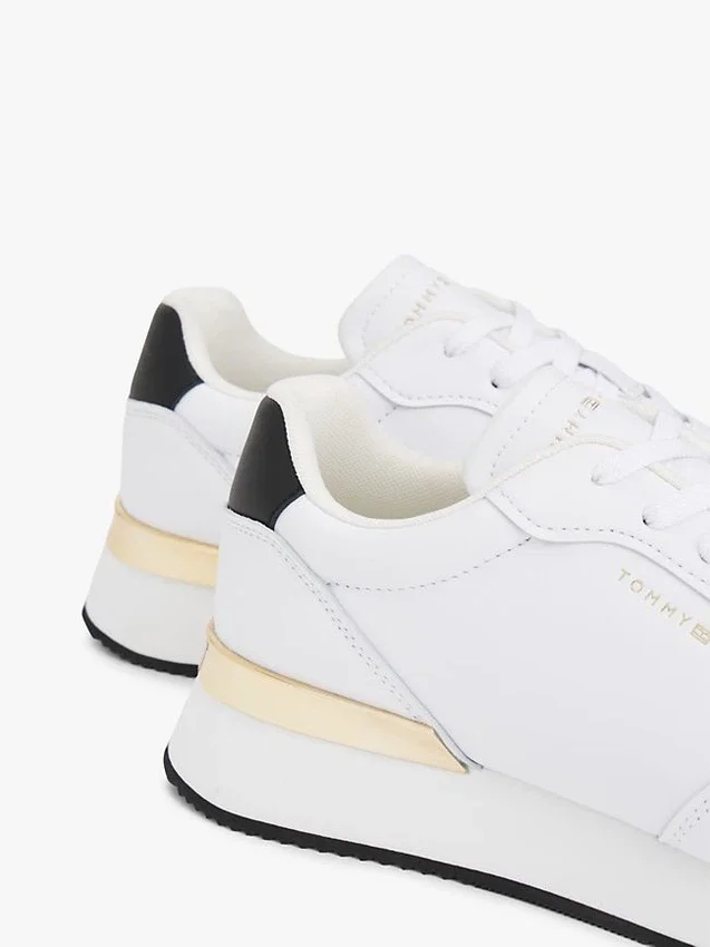 Sneaker da corsa in pelle con dettagli metallici Sneaker da corsa in pelle con dettagli metallici