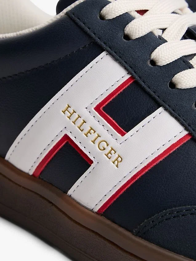 Sneaker da skater con logo Hilfiger in mix di materiali Sneaker da skater con logo Hilfiger in mix di materiali