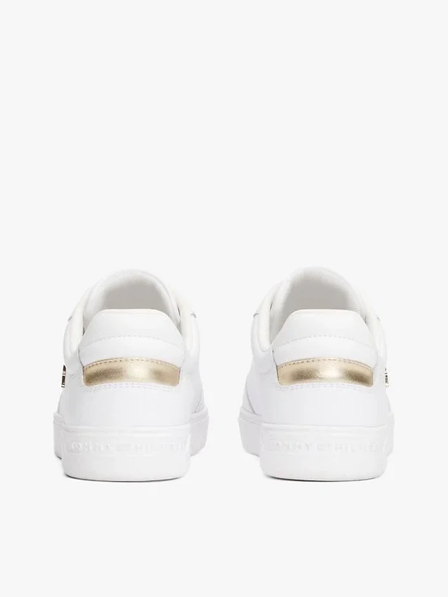 Sneaker da tennis in pelle con dettagli metallici Sneaker da tennis in pelle con dettagli metallici
