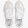 Sneaker in pelle scamosciata a contrasto Sneaker in pelle scamosciata a contrasto