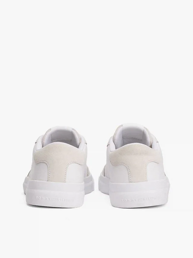 Sneaker in pelle scamosciata a contrasto Sneaker in pelle scamosciata a contrasto