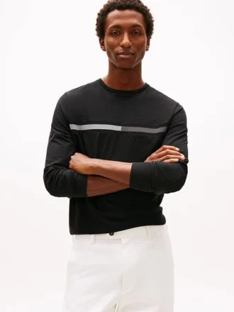 T-shirt a maniche lunghe con logo bandiera tono su tono T-shirt a maniche lunghe con logo bandiera tono su tono
