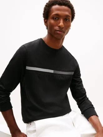 T-shirt a maniche lunghe con logo bandiera tono su tono T-shirt a maniche lunghe con logo bandiera tono su tono